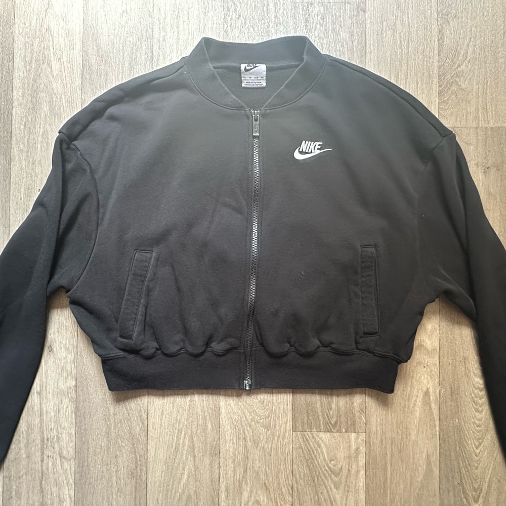 Nike Black Zip-Up Cropped Jacket and shorts 🖤✔️